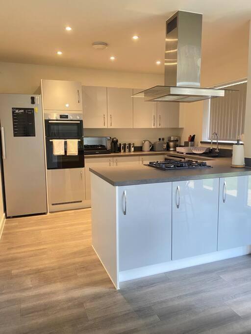 4-Room Detached Furnished Home With Parking Leicester Bagian luar foto
